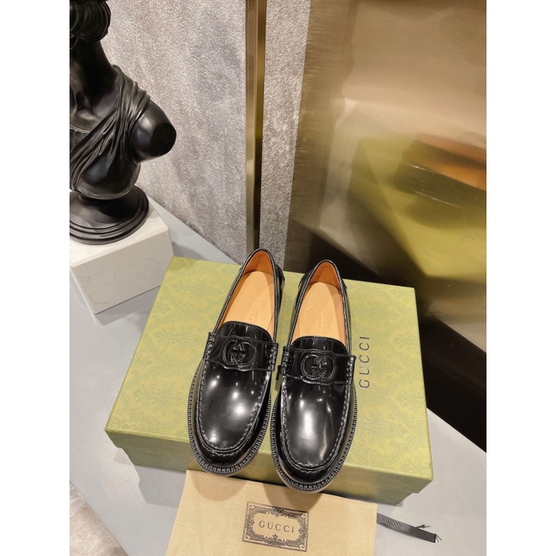 G*u*i leather shoes